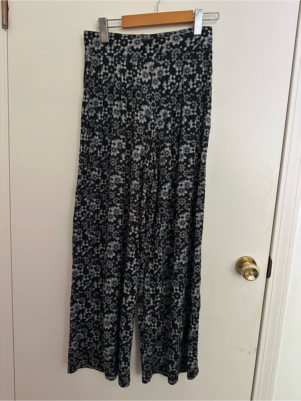 Wide Leg Floral Pants - Black & White